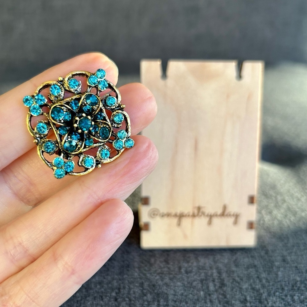 Austrian Crystal Rhinestone Fashion Brooch Pin, Blue, Aqua, Gold (DIAMOND) - Picture 5 of 15